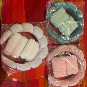 Spa Headband and Wristlet set- MSRP $8